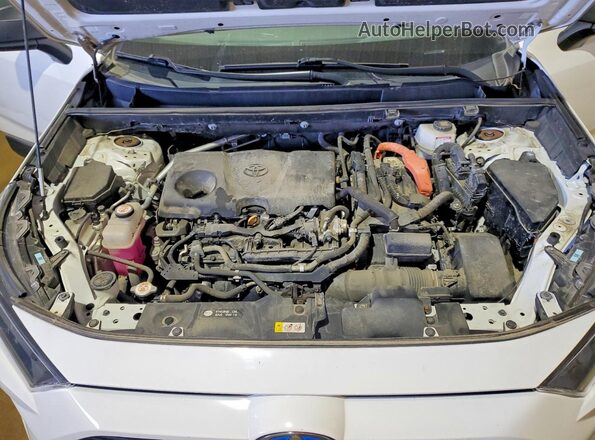 4T3LWRFVXNU054699 2022 TOYOTA RAV4 White Engine compartment view