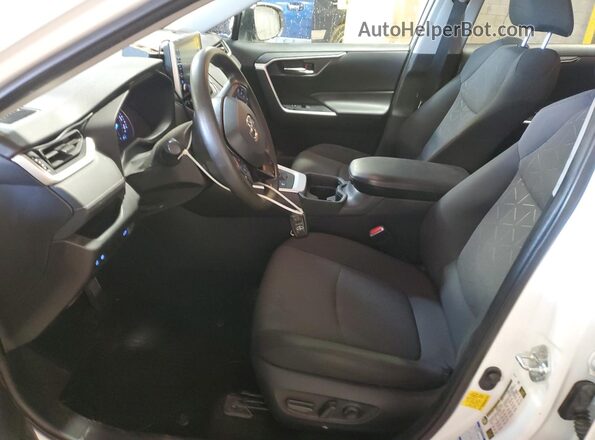 4T3R6RFV2MU018790 2021 TOYOTA RAV4 Белый Вид салона спереди