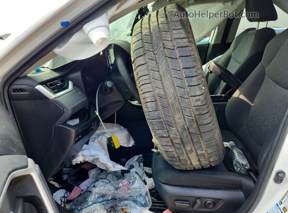 4T3R6RFV6MU015956 2021 TOYOTA RAV4 White Front interior view