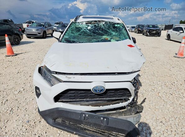 4T3R6RFV6MU015956 2021 TOYOTA RAV4 White Front view