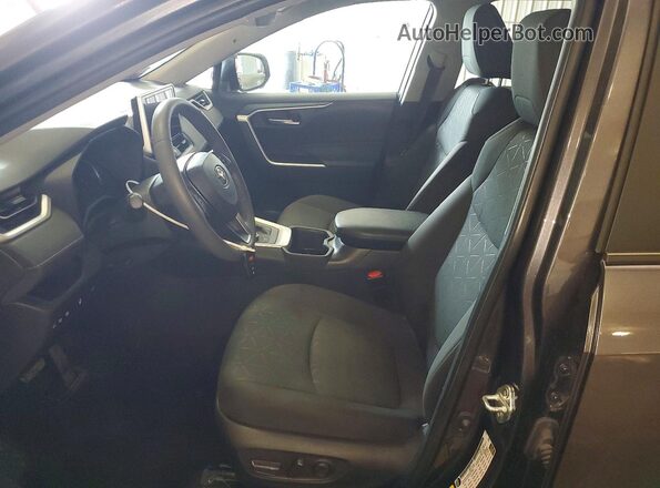 4T3RWRFV0RU118569 2024 TOYOTA RAV4 Gray Front interior view