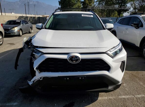 4T3RWRFV0SU209072 2025 TOYOTA RAV4 White Front view