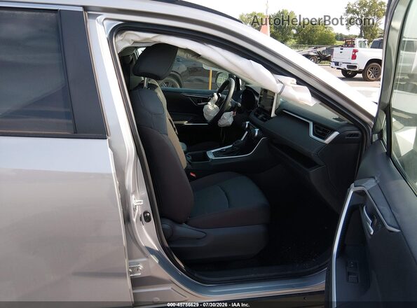 4T3RWRFV2SU202267 2025 TOYOTA RAV4 HYBRID Silver Սալոնի դիմացի տեսք