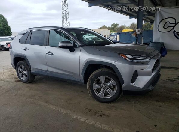 4T3RWRFV5PU082830 2023 TOYOTA RAV4 Серебряный Передняя правая четверть