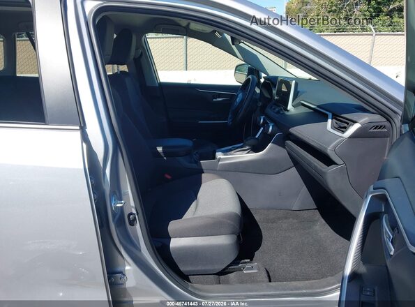 4T3RWRFV7SU184784 2025 TOYOTA RAV4 HYBRID Silver Widok wnętrza z przodu