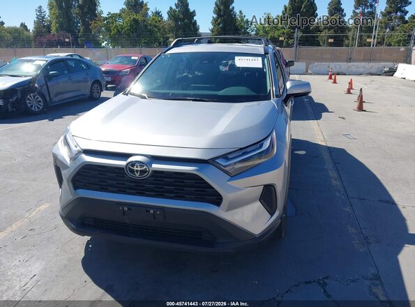 4T3RWRFV7SU184784 2025 TOYOTA RAV4 HYBRID Silver Widok wnętrza z tyłu