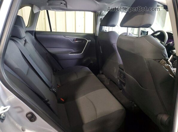 4T3RWRFV8RU151304 2024 TOYOTA RAV4 Серебряный Вид задней части салона