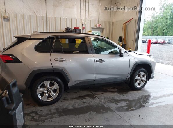 4T3RWRFVXLU003792 2020 TOYOTA RAV4 HYBRID Silver Вид задньої частини салону