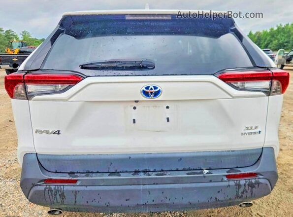 4T3RWRFVXNU061405 2022 TOYOTA RAV4 White Widok z tyłu