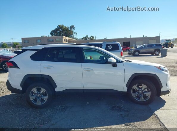4T3RWRFVXSU190014 2025 TOYOTA RAV4 HYBRID White Вид задньої частини салону