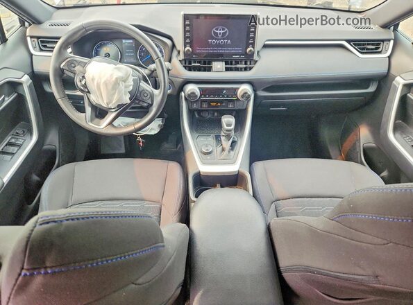 4T3T6RFVXNU067016 2022 TOYOTA RAV4 Silver Dashboard view
