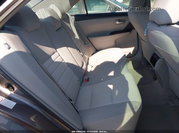 4T4BF1FK0GR555024 2016 TOYOTA CAMRY Gray VIN կոդի պիտակի տեսք