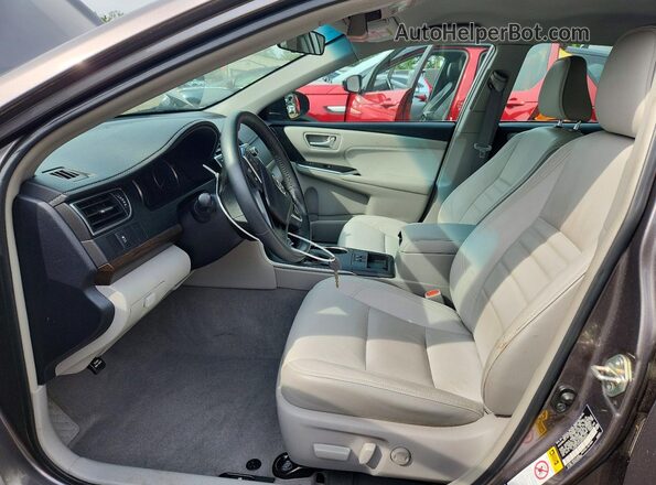 4T4BF1FK1GR580451 2016 TOYOTA CAMRY Gray Front interior view