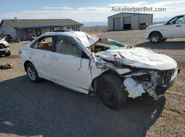 4T4BF1FK3GR535172 2016 TOYOTA CAMRY Белый Передняя правая четверть