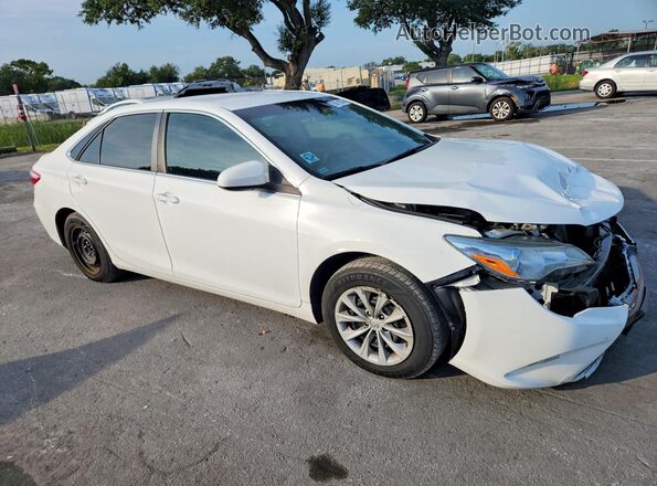 4T4BF1FK3GR542591 2016 TOYOTA CAMRY White Front right