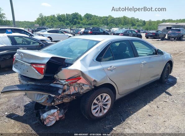 4T4BF1FK5GR554032 2016 TOYOTA CAMRY Silver Tył prawy