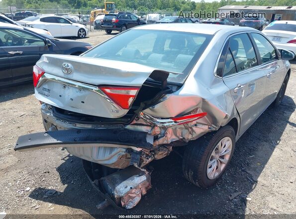 4T4BF1FK5GR554032 2016 TOYOTA CAMRY Silver Widok z przodu