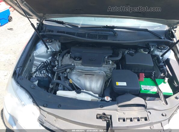 4T4BF1FK5GR554032 2016 TOYOTA CAMRY Silver Widok z tyłu