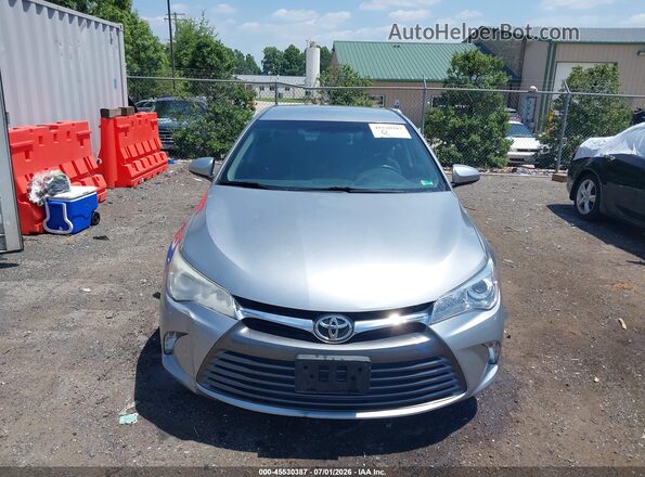 4T4BF1FK5GR554032 2016 TOYOTA CAMRY Silver Widok wnętrza z tyłu