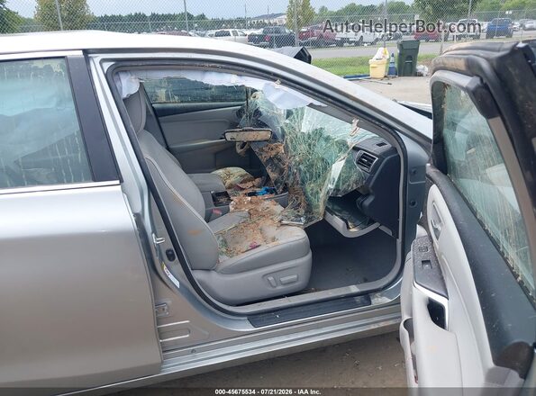 4T4BF1FK5GR565726 2016 TOYOTA CAMRY Silver Vista interior delantera