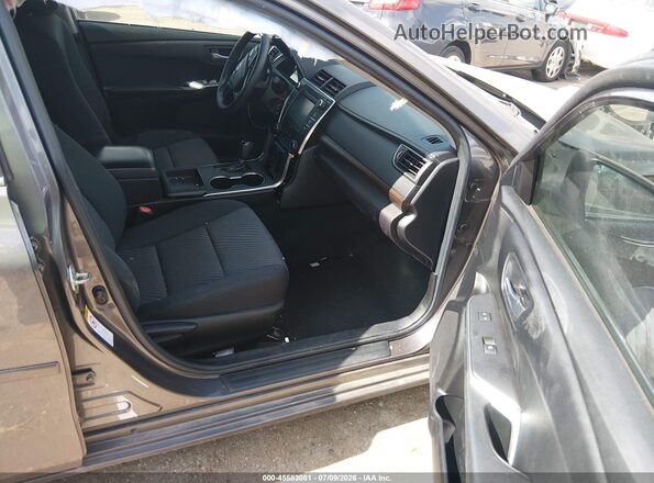 4T4BF1FK6GR555514 2016 TOYOTA CAMRY Gray Widok wnętrza z przodu