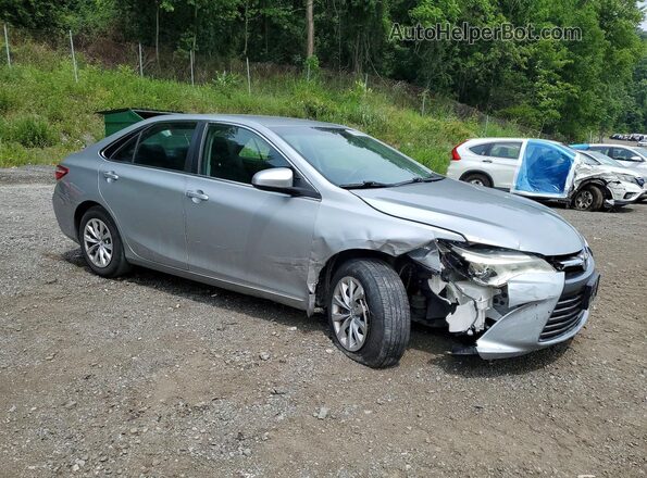 4T4BF1FK7GR552900 2016 TOYOTA CAMRY Silver Front right