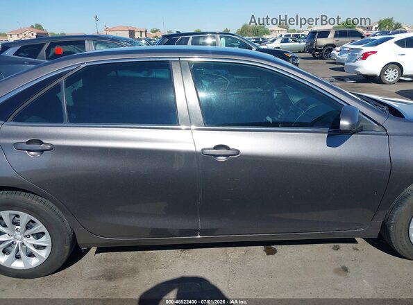 4T4BF1FK7GR569776 2016 TOYOTA CAMRY Gray Vista interior trasera