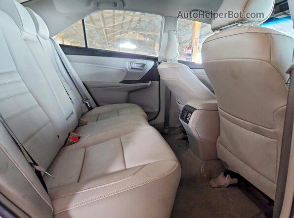 4T4BF1FKXGR559324 2016 TOYOTA CAMRY Silver Вид задніх сидінь