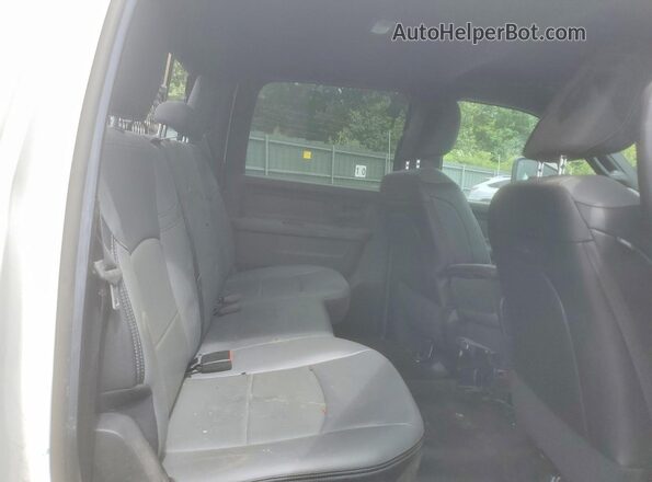 3C6UR5CJ9RG153243 2024 RAM 2500 Gray Widok wnętrza z tyłu