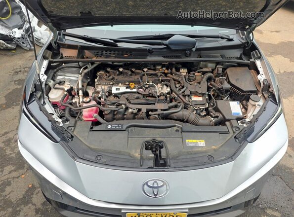 JTDACAAU6R3022289 2024 TOYOTA PRIUS Silver წინა პანელის ხედი