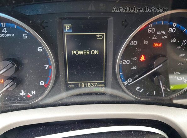 2T3WFREV6JW501876 2018 TOYOTA RAV4 Silver Widok tylnych siedzeń
