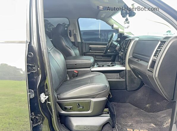 3C6UR5FL8JG367447 2018 RAM 2500 Black Հետևի տեսք