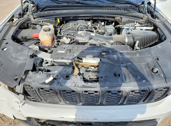 1C4RJKBG1R8608277 2024 JEEP GRAND White VIN կոդի պիտակի տեսք