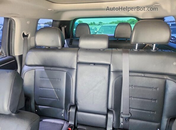 5NMP44GL7SH071998 2025 HYUNDAI SANTA Silver Rear interior view