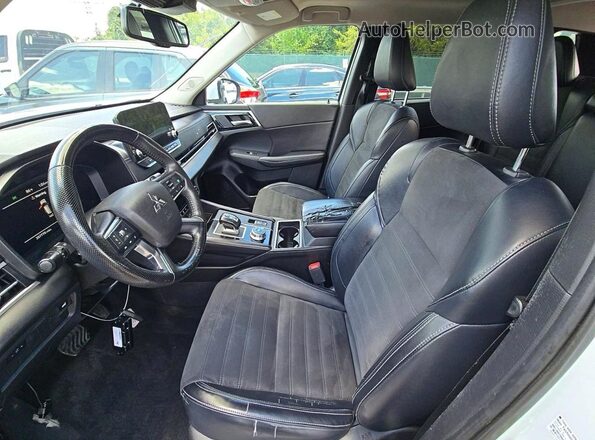 JA4J3VA81RZ021066 2024 MITSUBISHI OUTLANDER White Widok naklejki z numerem VIN
