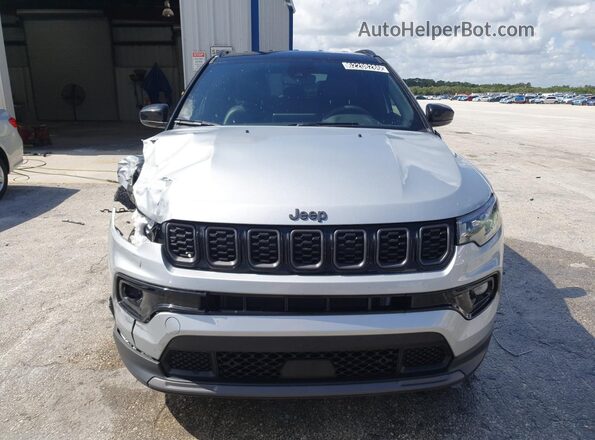 3C4NJDCN4TT188174 2026 JEEP COMPASS Silver 360 interior view