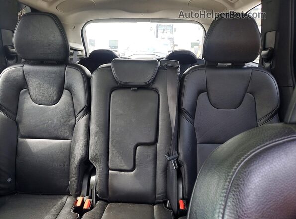 YV4A22PK3J1194226 2018 VOLVO XC90 Gray Widok wnętrza z tyłu
