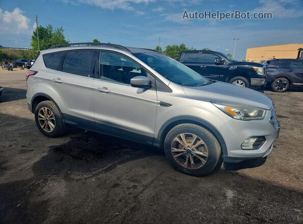 1FMCU9GD0HUC70084 2017 FORD ESCAPE Silver Դիմացի տեսք