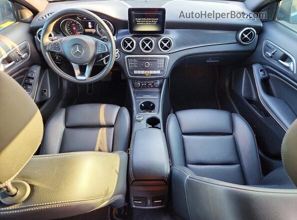 WDCTG4EB8JJ401957 2018 MERCEDES-BENZ GLA-CLASS Black Սարքավորումների վահանակի տեսք