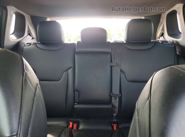 3C4NJDCN9ST545458 2025 JEEP COMPASS Silver უკანა სალონის ხედი