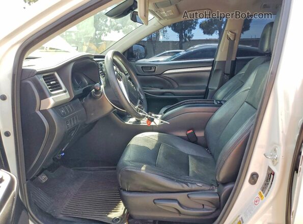 5TDZARFH8HS030121 2017 TOYOTA HIGHLANDER White Dashboard view