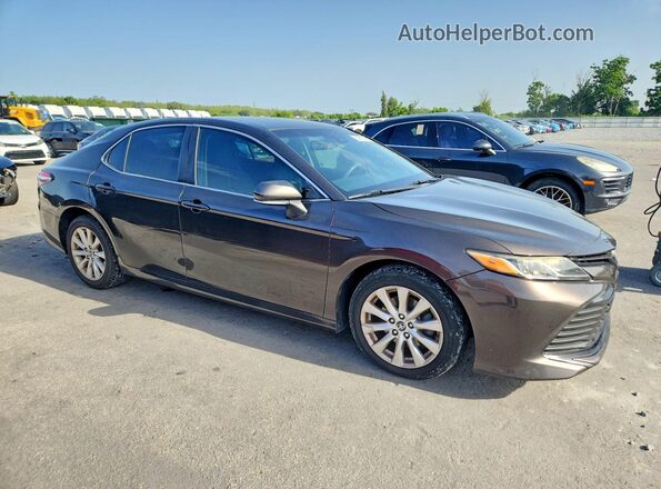 4T1B11HK4JU045627 2018 TOYOTA CAMRY Brown Вид спереду