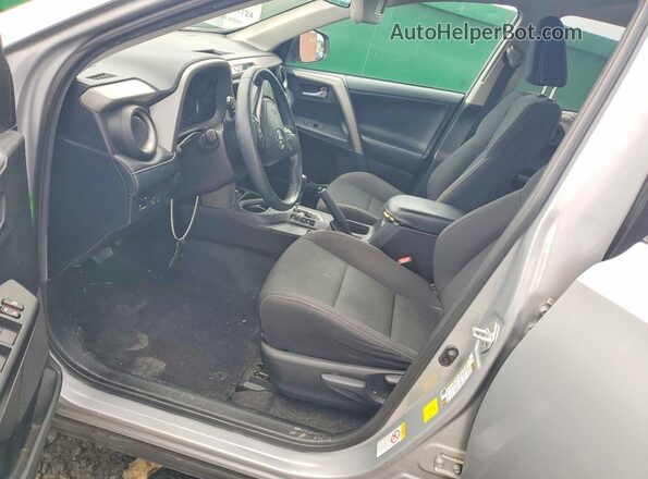 2T3WFREV6JW501876 2018 TOYOTA RAV4 Silver Widok deski rozdzielczej