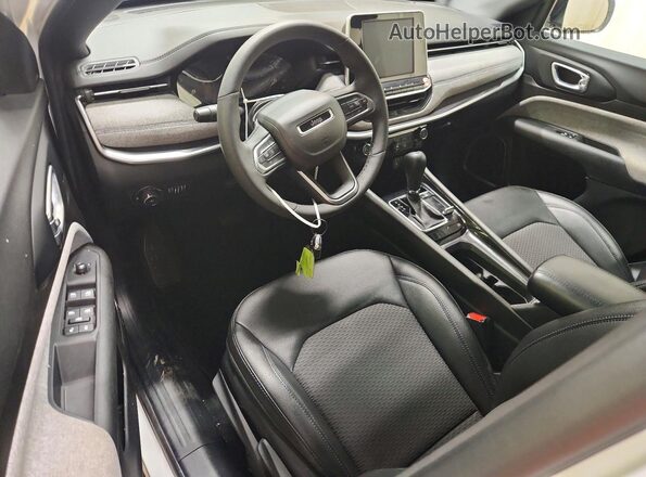 3C4NJDBN1ST598012 2025 JEEP COMPASS White Widok zestawu wskaźników