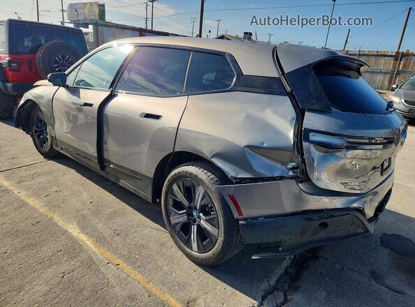 WB523CF03PCM19294 2023 BMW IX Gray Trasero derecho