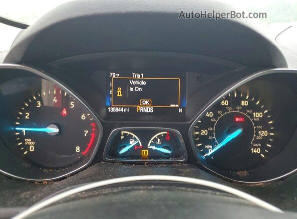 1FMCU0HD8JUA33116 2018 FORD ESCAPE Red Vista de los asientos traseros