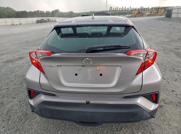 NMTKHMBX7JR043931 2018 TOYOTA C-HR Silver Widok wnętrza z przodu