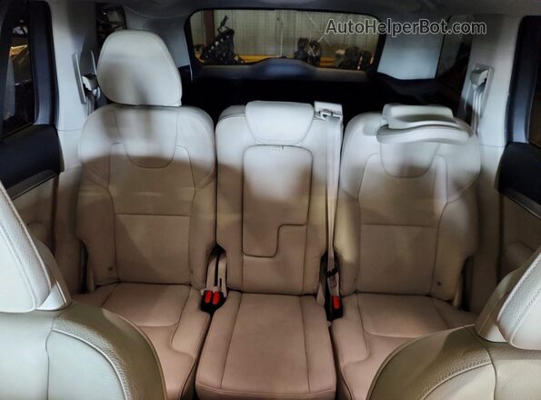 YV4102KK5H1105585 2017 VOLVO XC90 White Vista interior trasera