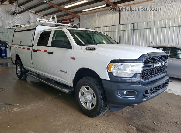 3C6UR5HJ3KG604147 2019 RAM 2500 White Front view