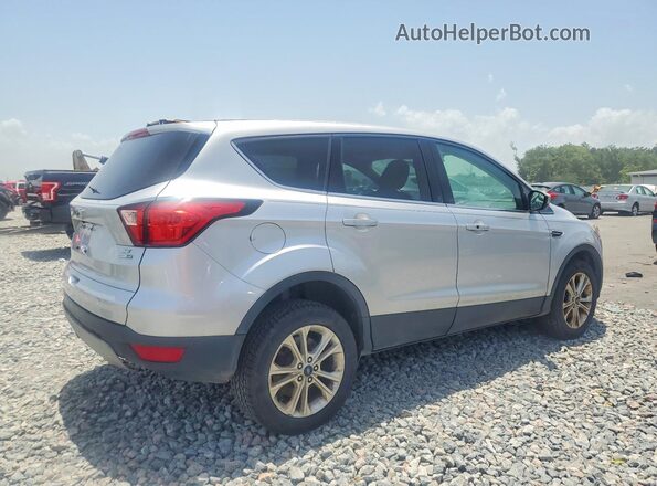 1FMCU9GD8KUB42747 2019 FORD ESCAPE Silver Przód prawy